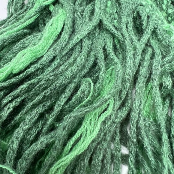 TICKLED PINK Green Textured Chunky Knit Frayed Soft Cozy Winter Fall Scarf - Picture 2 of 9